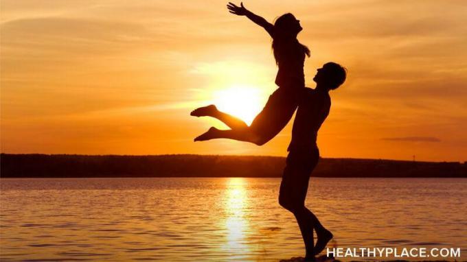 Шизоафективни поремећаји и брак могу успешно да иду заједно. Нађите савет о одржавању здравог брака са шизоафективним поремећајем на ХеалтхиПлаце.